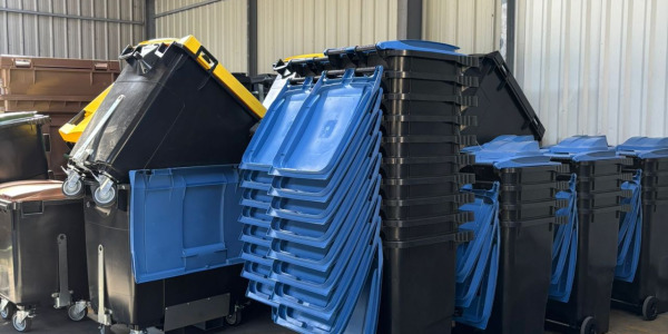 Bacs 2 roues, bacs 4 roues, différents volumes, différents coloris